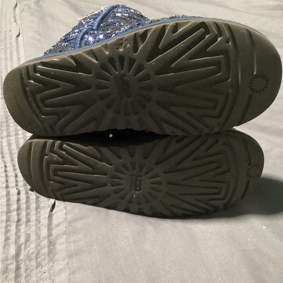 Blue and silver sequin Ugg boots - Picture 4 of 5